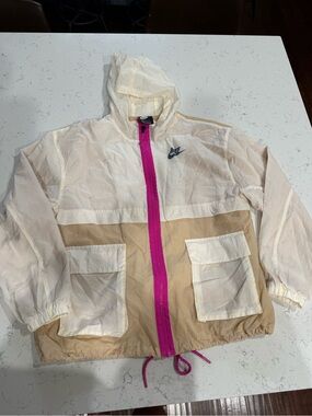 Nike Cream & Tan Hooded Windbreaker with Bright Pink Zip